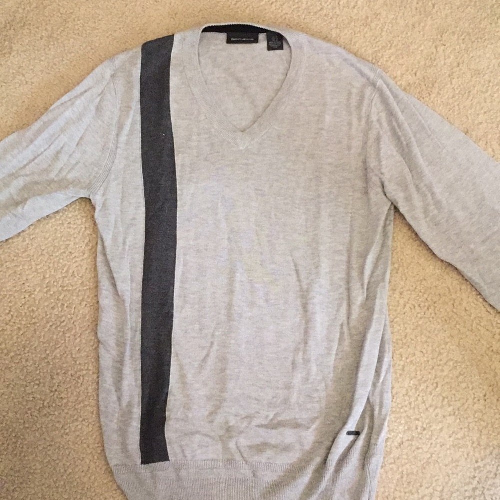 Lightweight vneck sweater